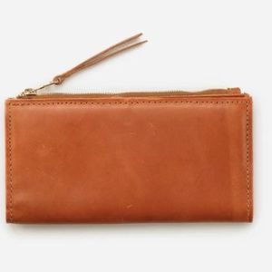 Parker Clay Letty Bifold Slim Wallet
